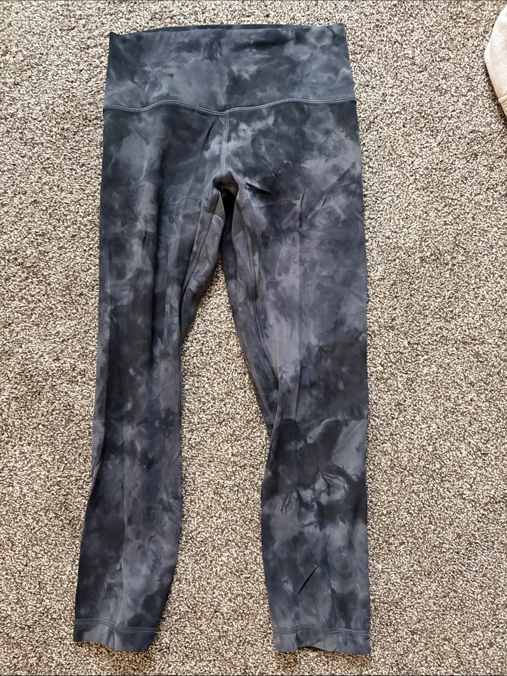Women’s Black and Gray Lululemon Align Cropped Black Tie-Dye Leggings size 6